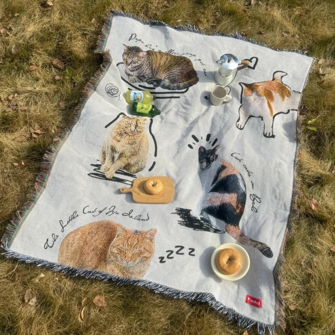 Cozy Cat-Themed Woven Picnic Blanket