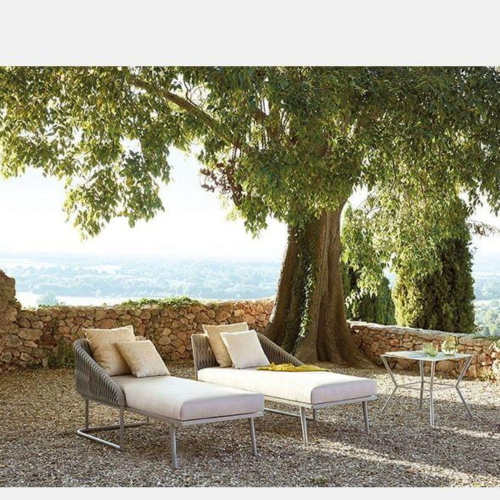 Set of 2 Outdoor Wicker Chaise Lounge Chairs