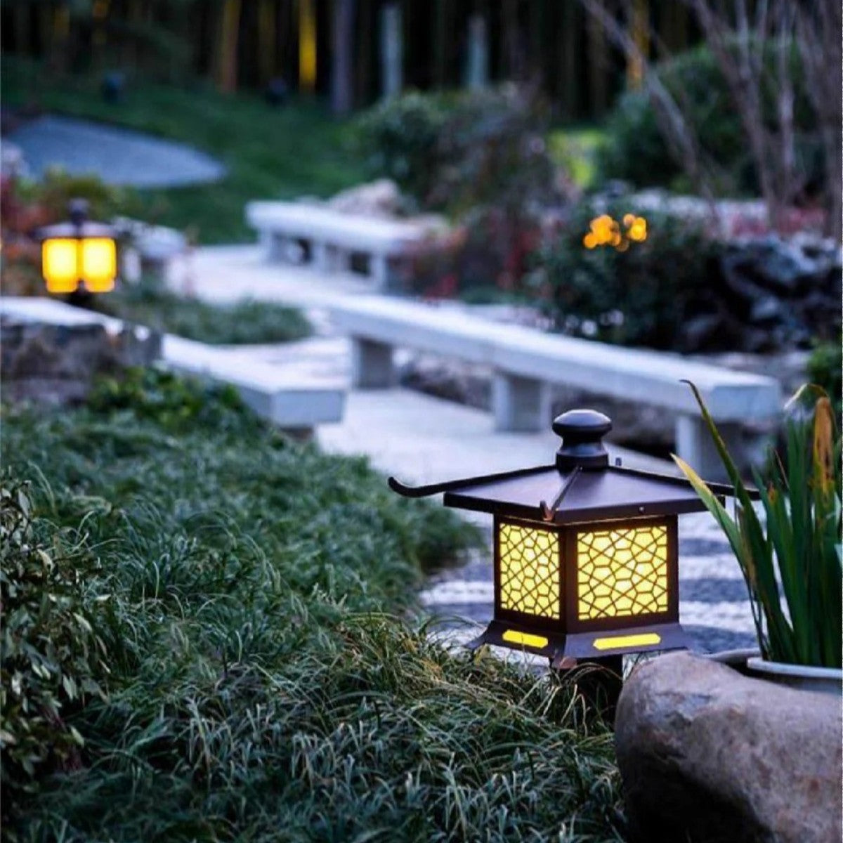 Solar-Powered Asian-Style Lantern Lights
