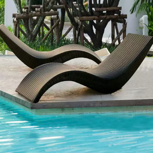 Set of 2 Wicker Chaise Lounge Chairs