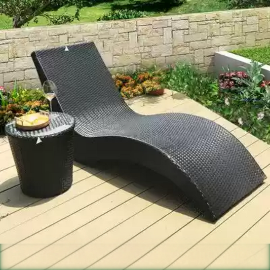 Outdoor Wicker Chaise Lounge Chair with Side Table