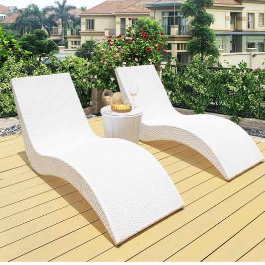 Set of 2 White Wicker Chaise Lounges