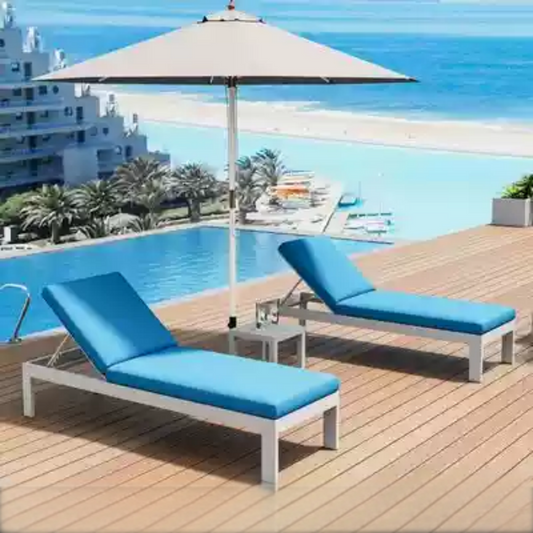 2-Piece White Poolside Lounger Set with Umbrella and Table