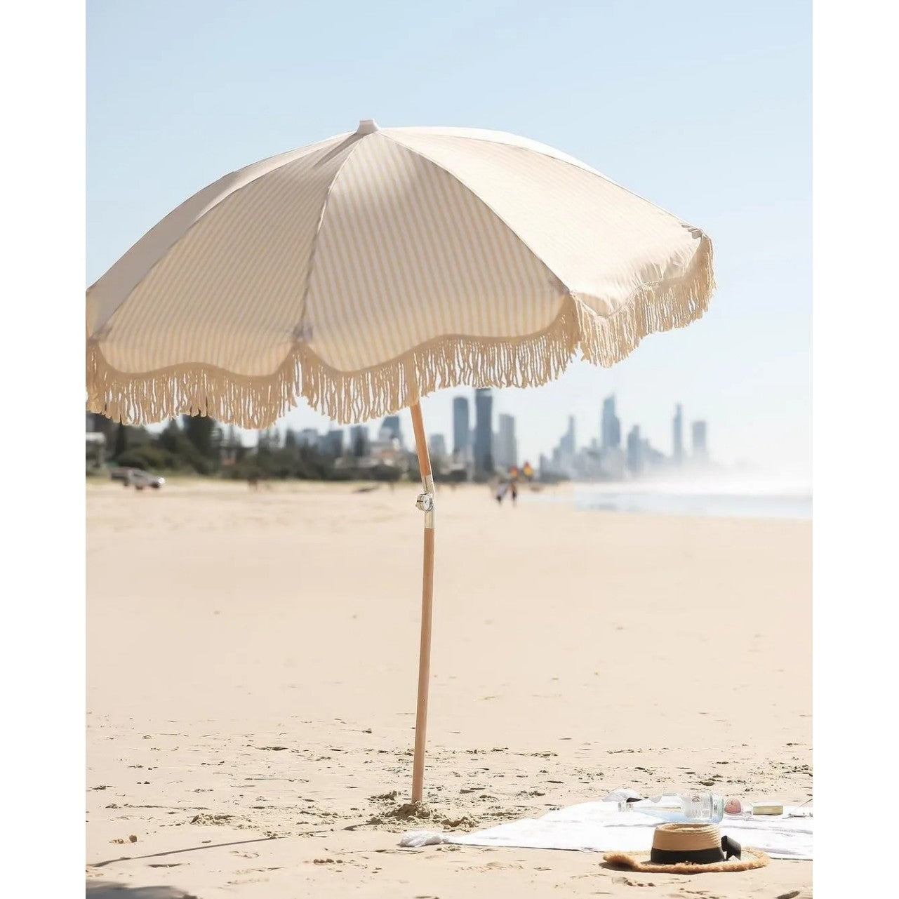 Retro-Chic Beach Umbrella with Fringe – UV Protection for Stylish Outdoor Living
